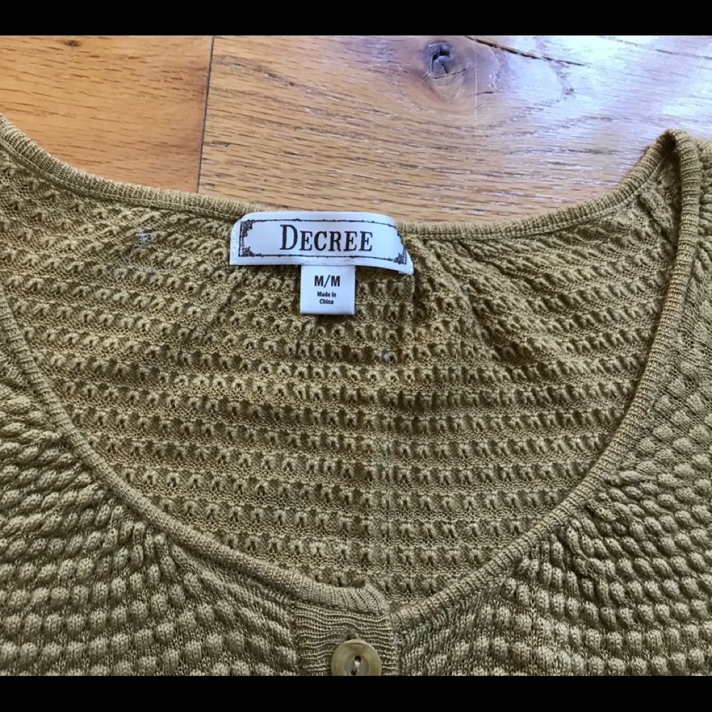 Decree Blouse. - Picture 2 of 4